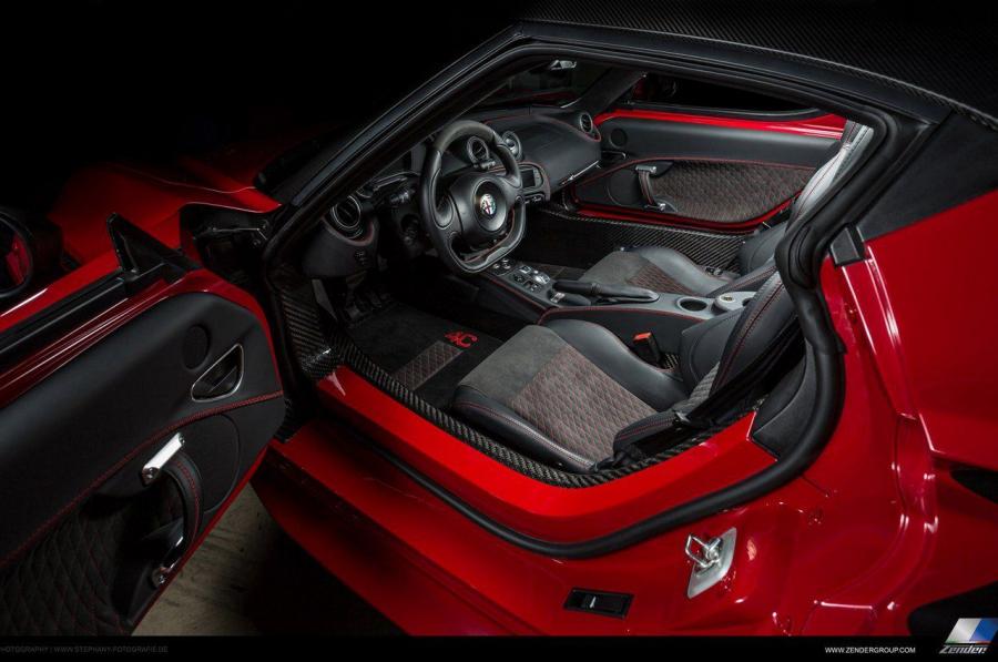 Панель приборов Alfa Romeo 4C by Zender (960) 2016 года  (фото 5 из 36)